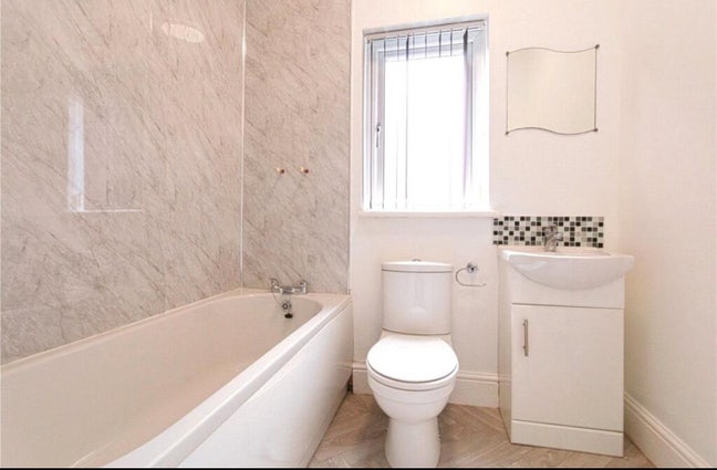 3 bedroom terraced house  Main Photo