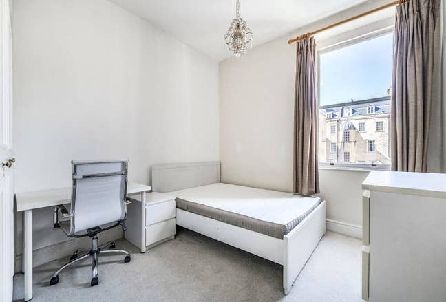 Two bedroom furnished apartment located on Duke St Main Photo