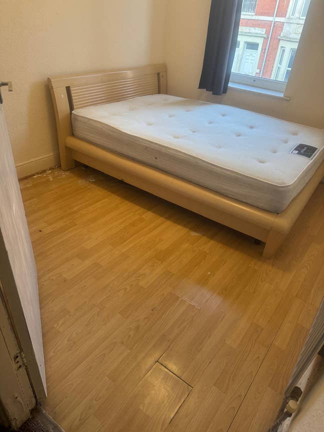 Double and single room to rent Main Photo
