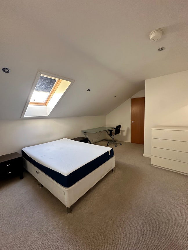 Room to Let: Beautiful 2-Bed Flat in Lace Market  Main Photo