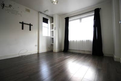 2 x En suite double room Raglan Rd, Walthamstow Main Photo