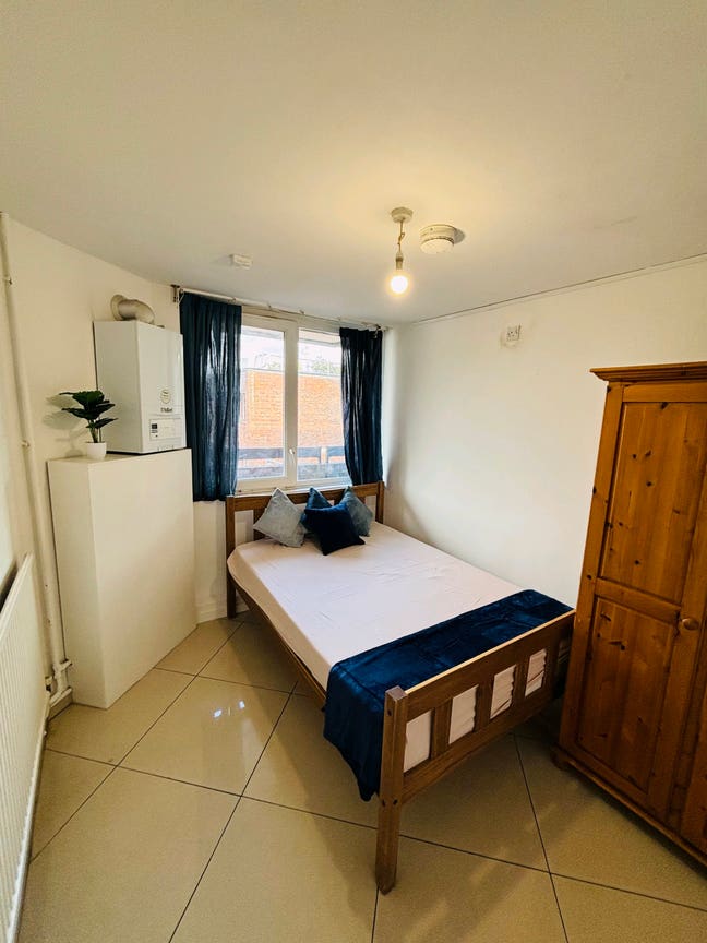 New Rooms in Battersea - All Bills inc Main Photo