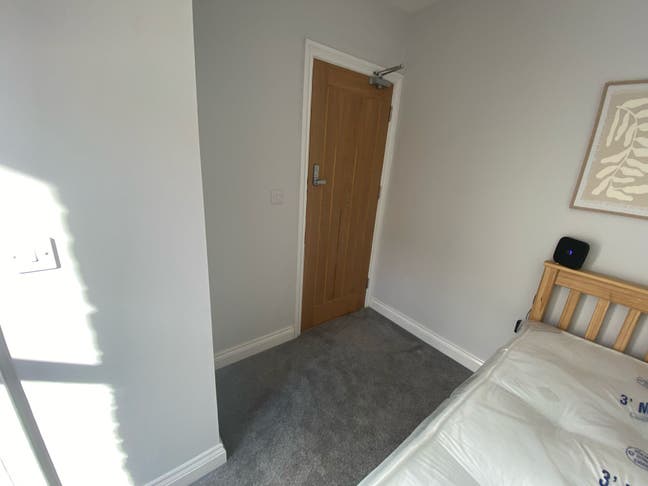 Last single ensuite room in new houseshare.  Main Photo
