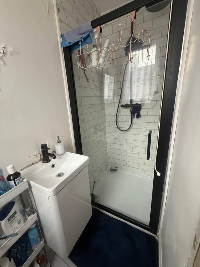 Corner Ensuite  Bedroom - Abbeywood  Main Photo