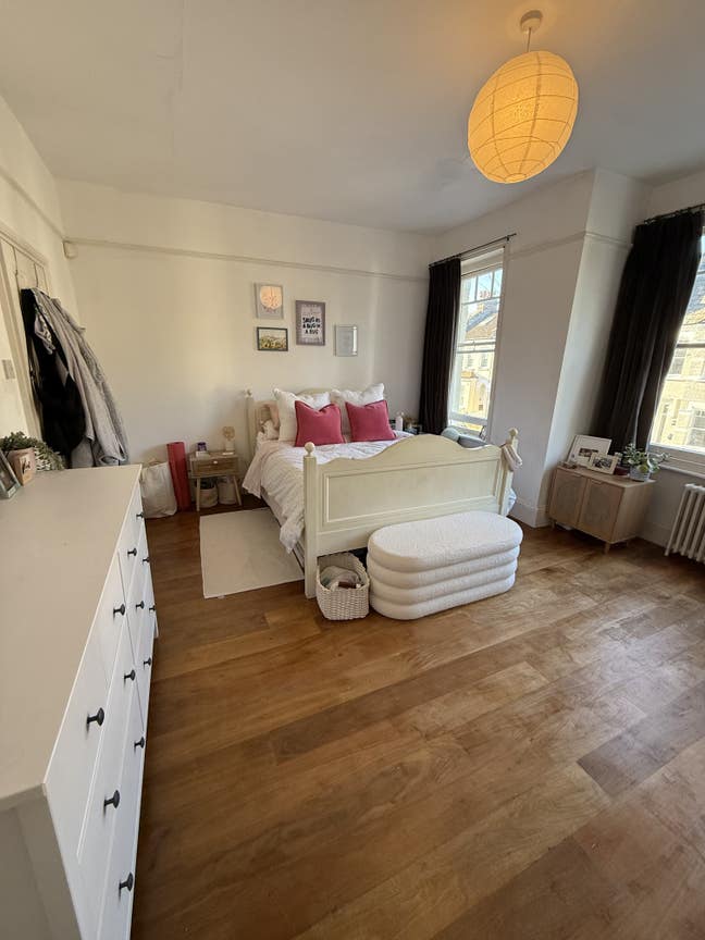 Huge King-Size Room + Garden + Cleaner – Bills Inc Main Photo
