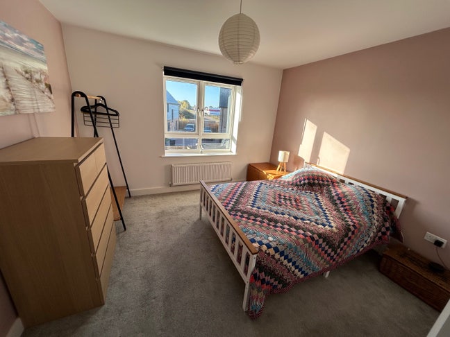 Large Double En-suite Room Main Photo