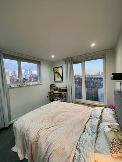 Bright double room with en suite in London Bridge Main Photo