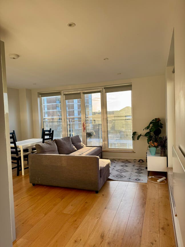 Bright double room with en suite in London Bridge Main Photo