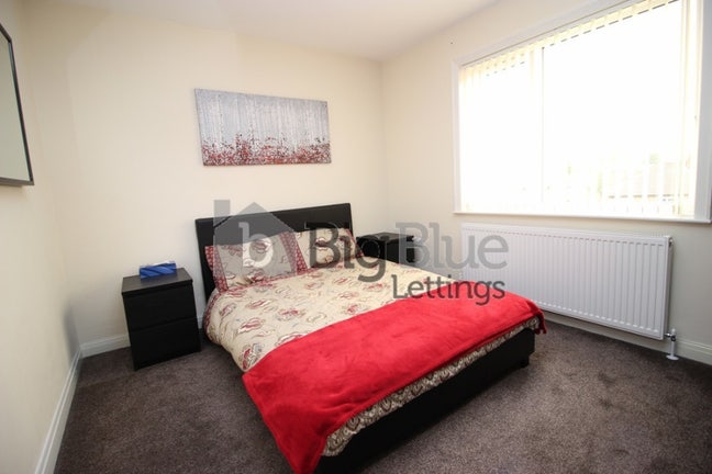 1 Double Bedroom To Rent In LS4 £495 exc. bills Main Photo