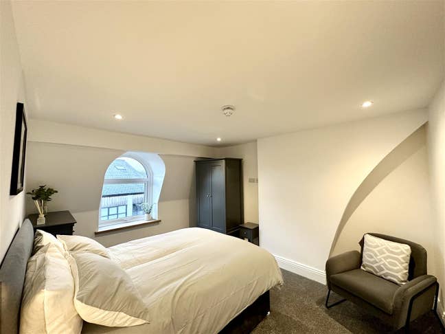 Newly Refurbed Modern Rooms in Burnley Town Centre Main Photo