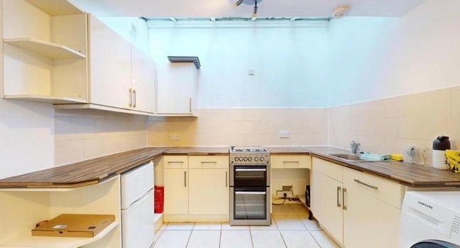2 bed - 3 minutes from West Brompton Station  Main Photo