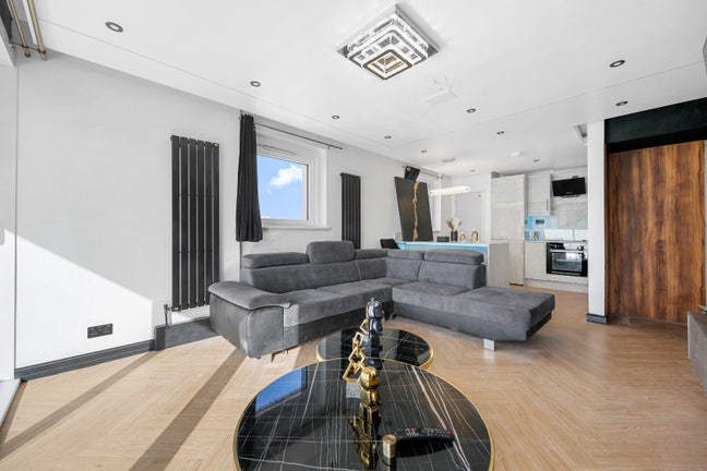 ✨ Luxury 2-Bedroom Flat Fully Furnished In E1 Main Photo