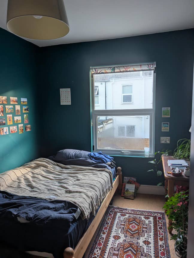 Double room in friendly shared house  Main Photo
