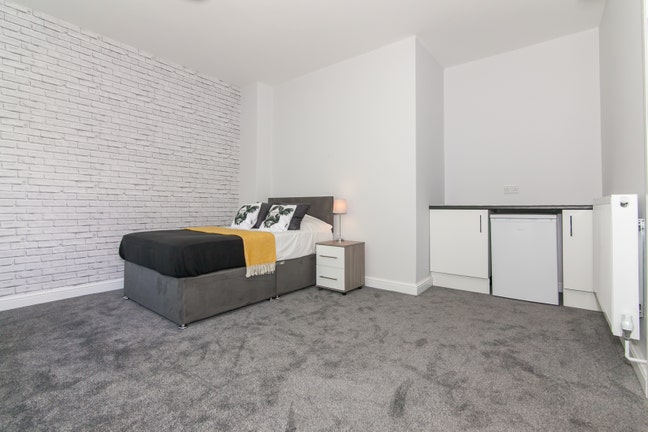 1 Large Modern Double En-Suite In L17!  Main Photo