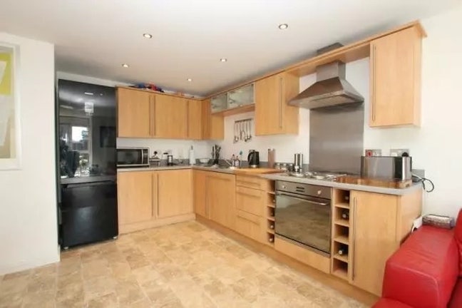 Flatmate Wanted! Dec 1st Move In! Main Photo