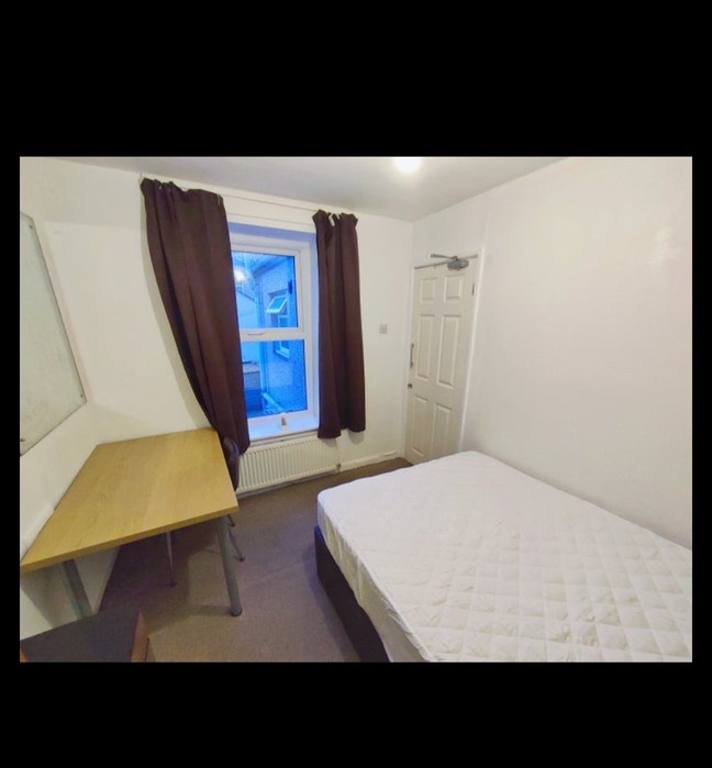 Double room by the High Street Main Photo
