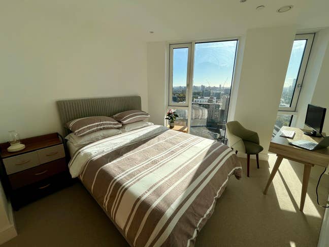 High-Rise Ensuite Bedroom with Gym & Parking Main Photo