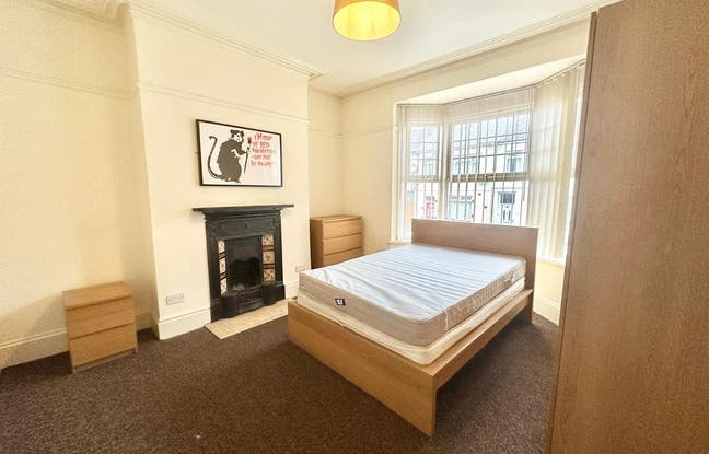 **Room to Rent**Double Bedroom**Bills Included** Main Photo