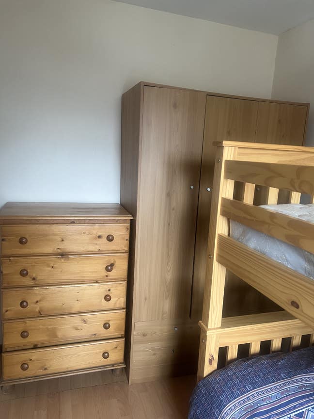 I have 4 bedrooms for rent. Main Photo
