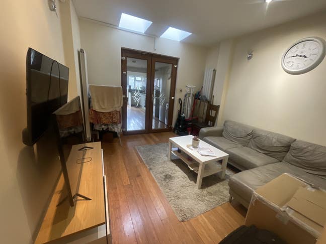 🏡 Amazing 6-Bed House in Baring Road |Bills Incl. Main Photo