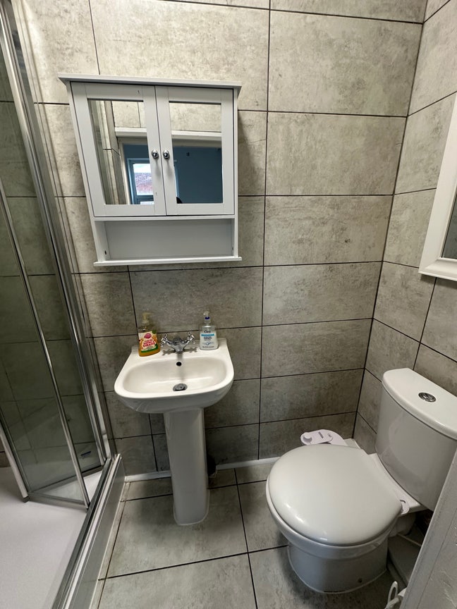 1 bedroom Flat- Dalston Kingsland(next Rio Cinema) Main Photo
