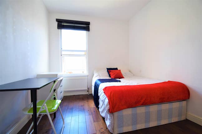 Modern Double Room – Close to Transport! Main Photo