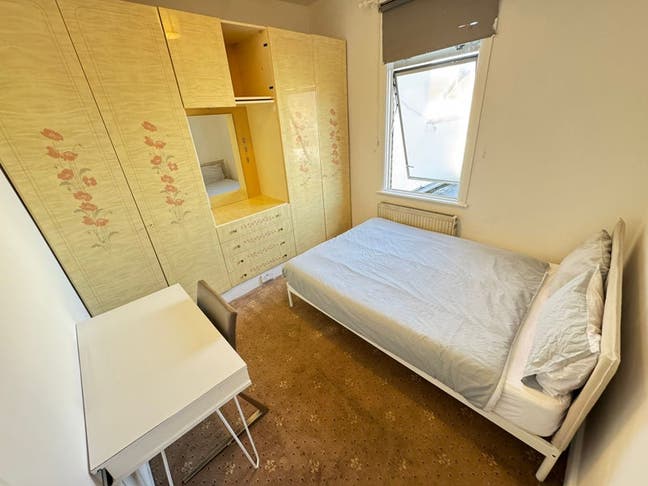 Stylish Fully Furnished Room with All Bills Includ Main Photo