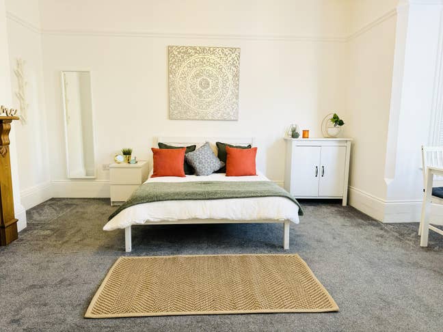 City Centre Huge Luxury Double! Great Location 🌟 Main Photo