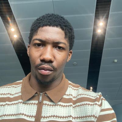 Seeking clean and responsible housemate  Main Photo