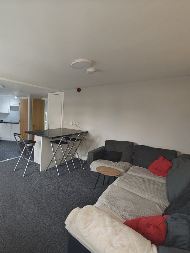 8-Bed Student House, Rhymney Terrace, Cathays Main Photo