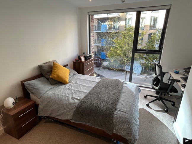 Spacious Double Room in Greenwich Flatshare Main Photo
