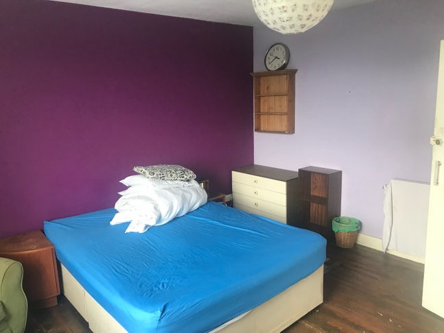 Large room in shared West End house. Main Photo