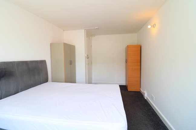 Bright Double Room for 2 People – Holloway Road Main Photo