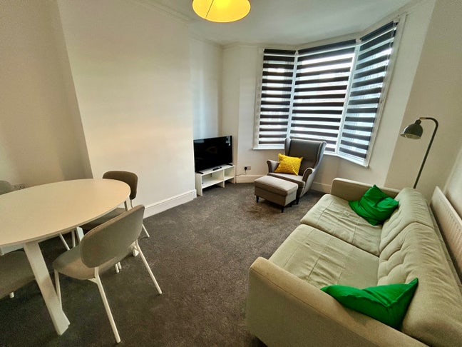 Great room in newly renovated house  Main Photo