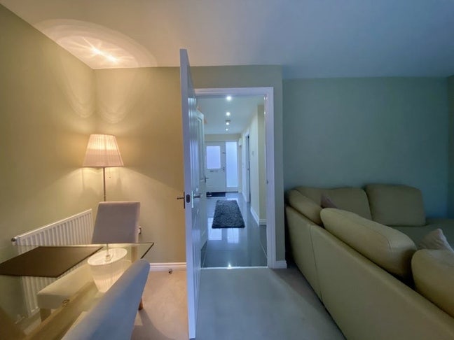 Double Room & Ensuite - Great Location! Main Photo
