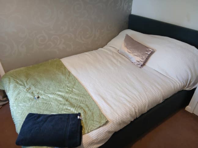Small double room Main Photo