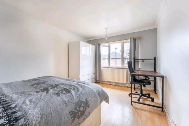 Xxl Room in East India/Canning Town!Available Imme Main Photo