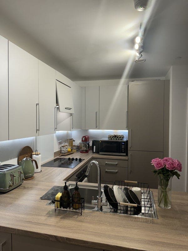 Apo Barking - 2-bed en-suite apartment  Main Photo