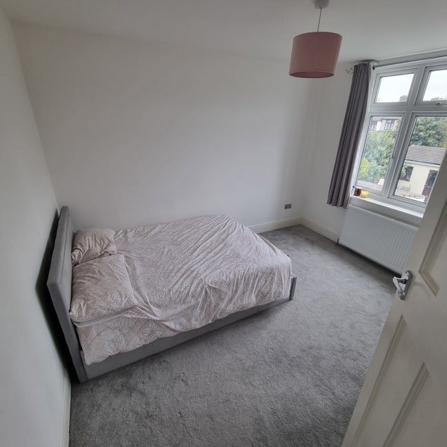 Spacious Double room near Upney station  Main Photo