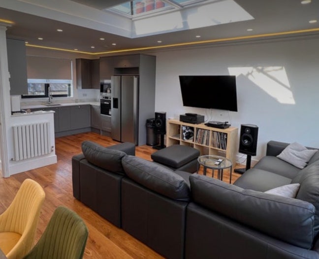 New Duplex Apartment in Fulham- double + en-suite Main Photo