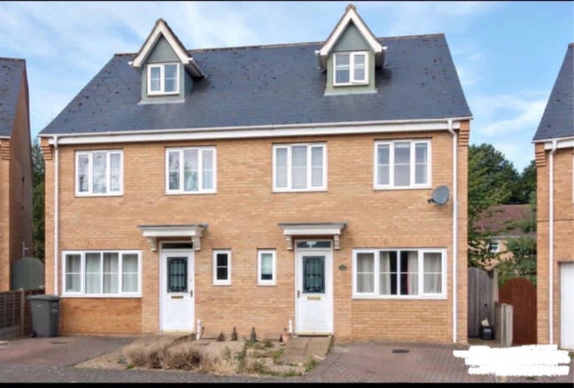 Student House - 2 Rooms to Let  Main Photo