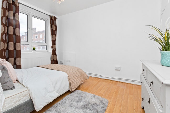 “Zone 1 Steal –  by Aldgate East & Liverpool stree Main Photo