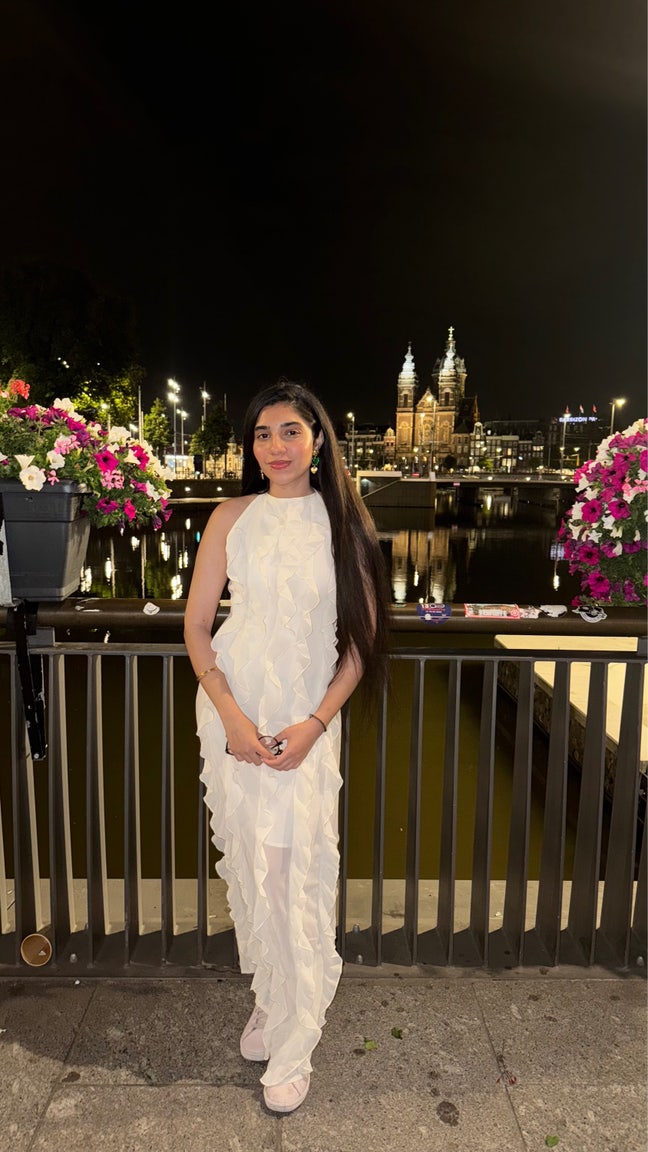 I am a female aged 26. I am looking for a sin... Main Photo