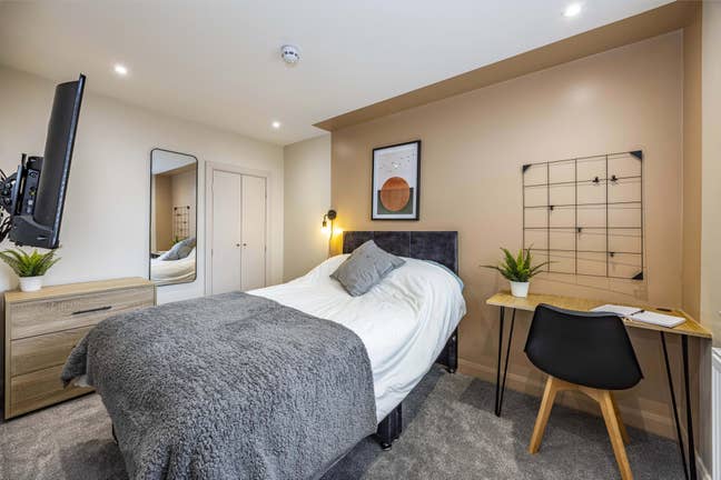 Modern double room avialablle now!  Main Photo