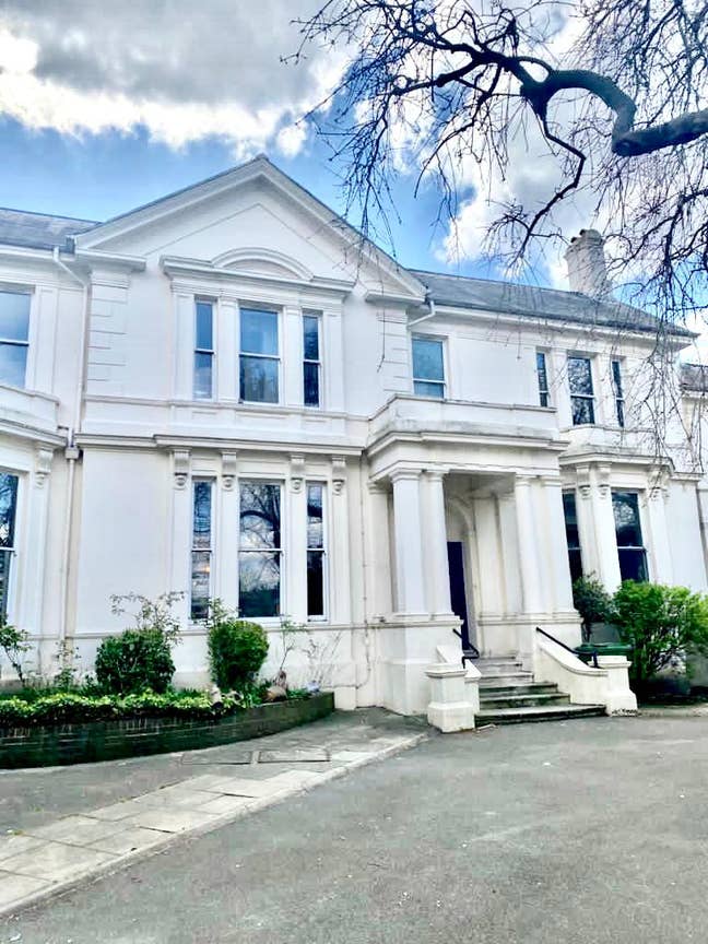 Alver Bank Lexadon, South west London Main Photo