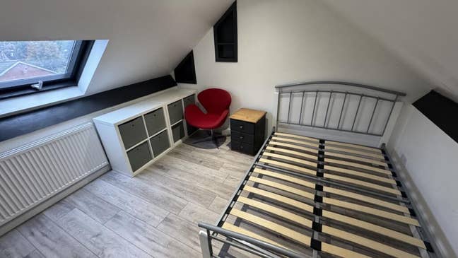 Quality Rooms Near Station & Shopping Centre Main Photo
