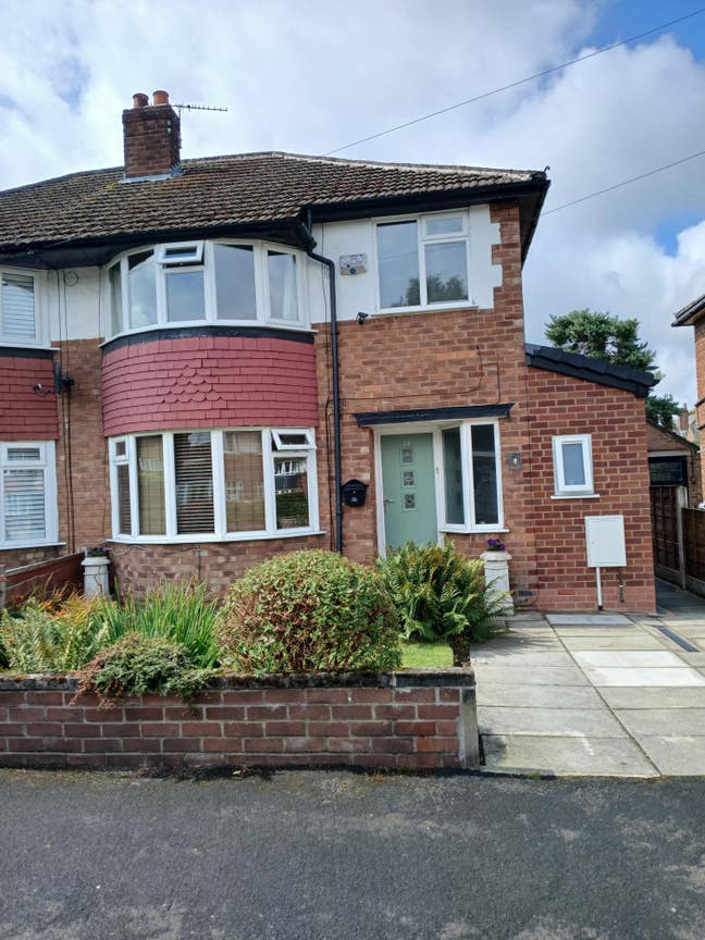 Double room with large single bed / en suite Main Photo