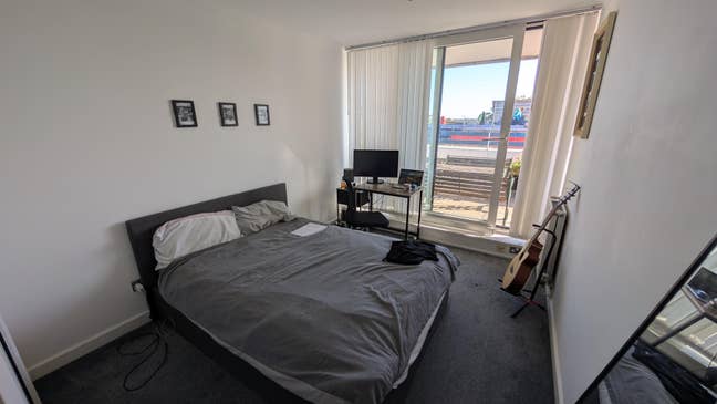 - Double room in spacious Purley penthouse  Main Photo