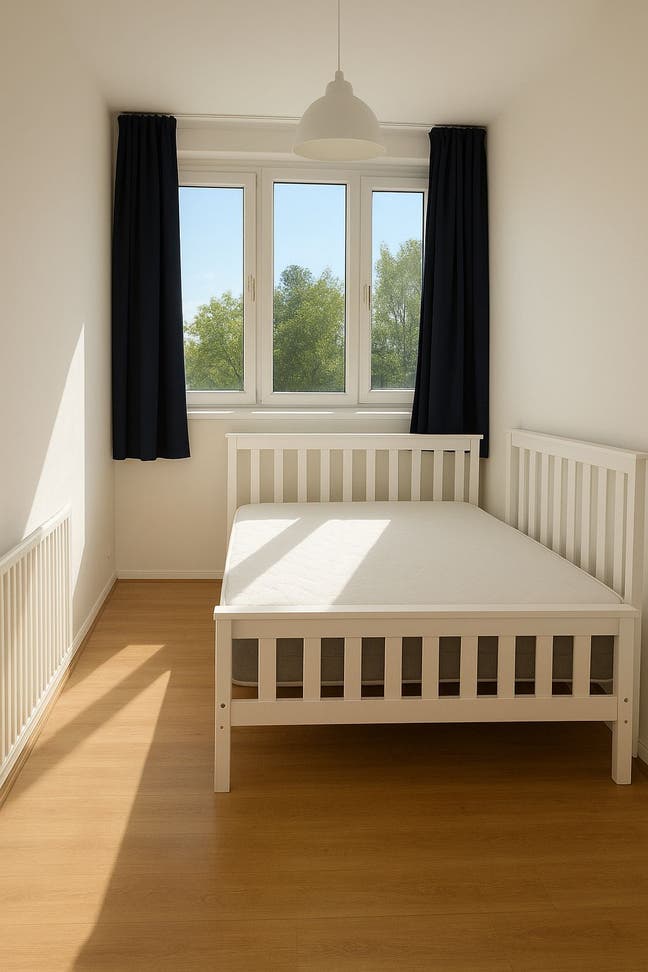 Bright Room + Private Study in Stockwell Main Photo