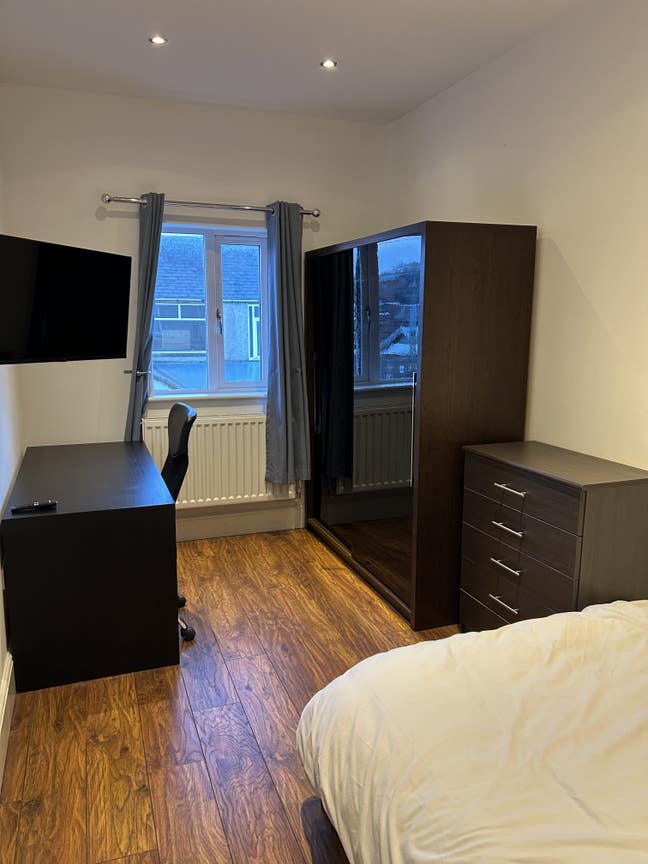 En-suite room to rent Barrow Main Photo
